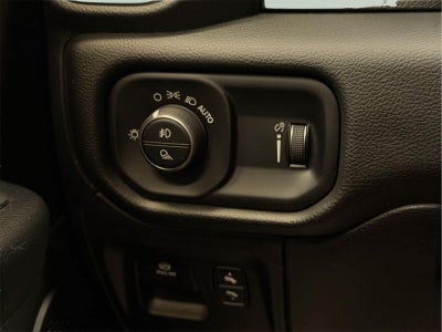 2022 RAM 1500 Big Horn Crew Cab 4x4 5'7" Box
