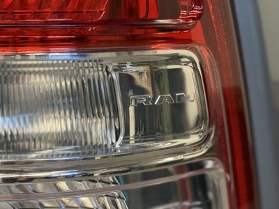 2022 RAM 1500 Big Horn Crew Cab 4x4 5'7" Box