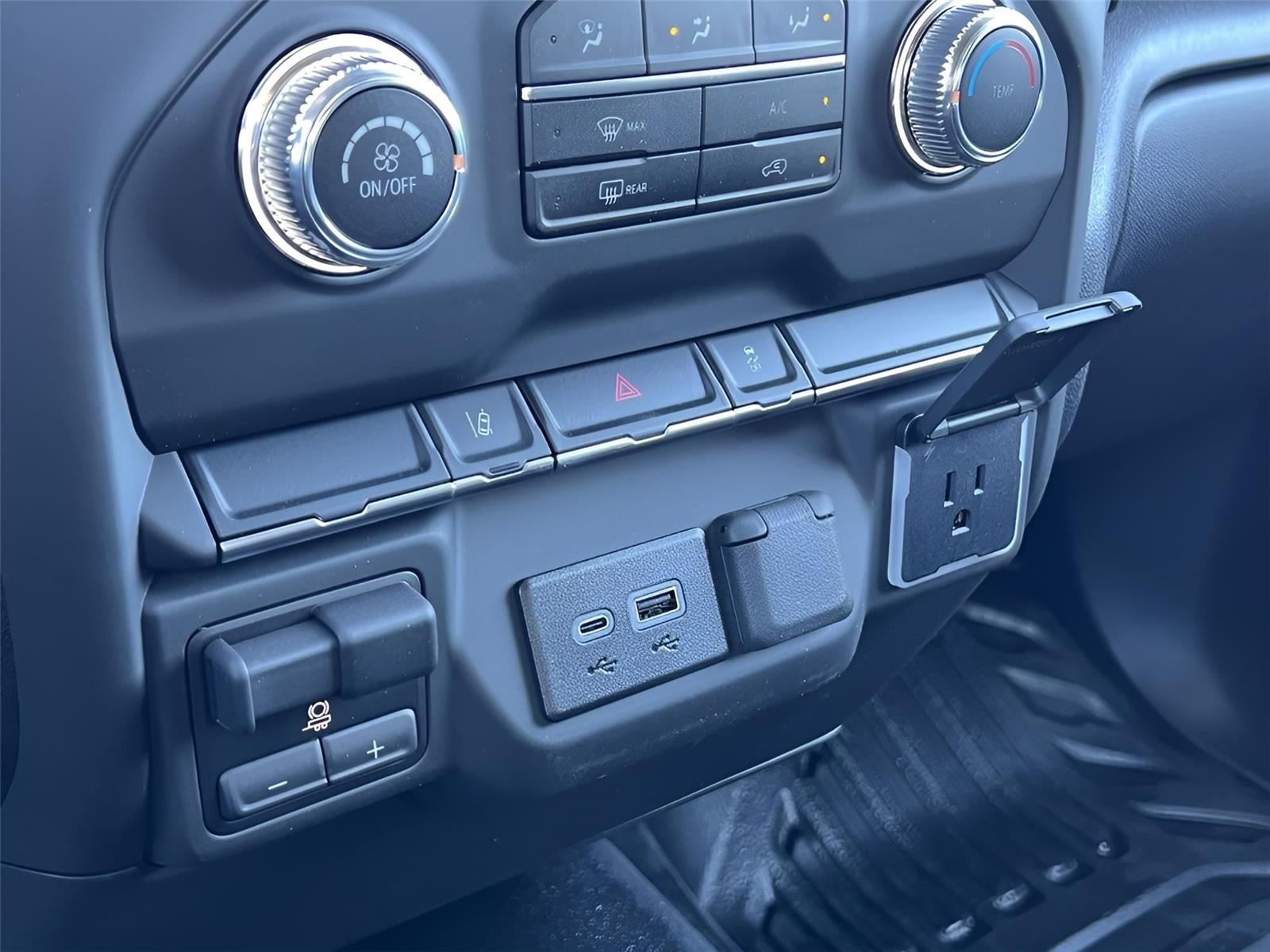 2025 GMC Sierra 3500HD Pro - Photo 18