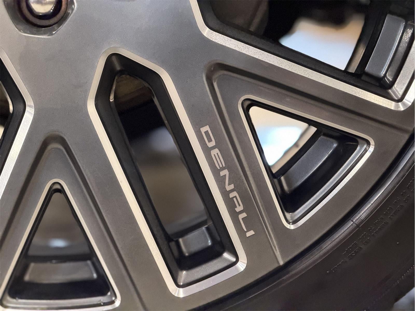 2025 GMC Yukon Denali Ultimate