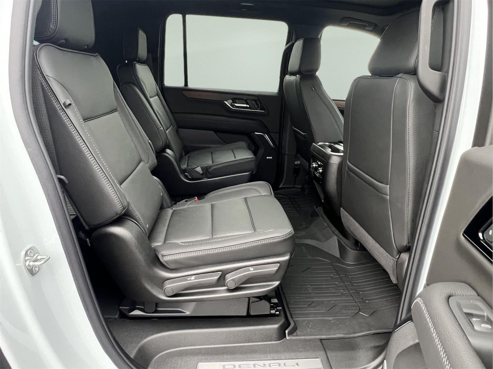 2026 GMC Yukon XL Denali - Photo 15