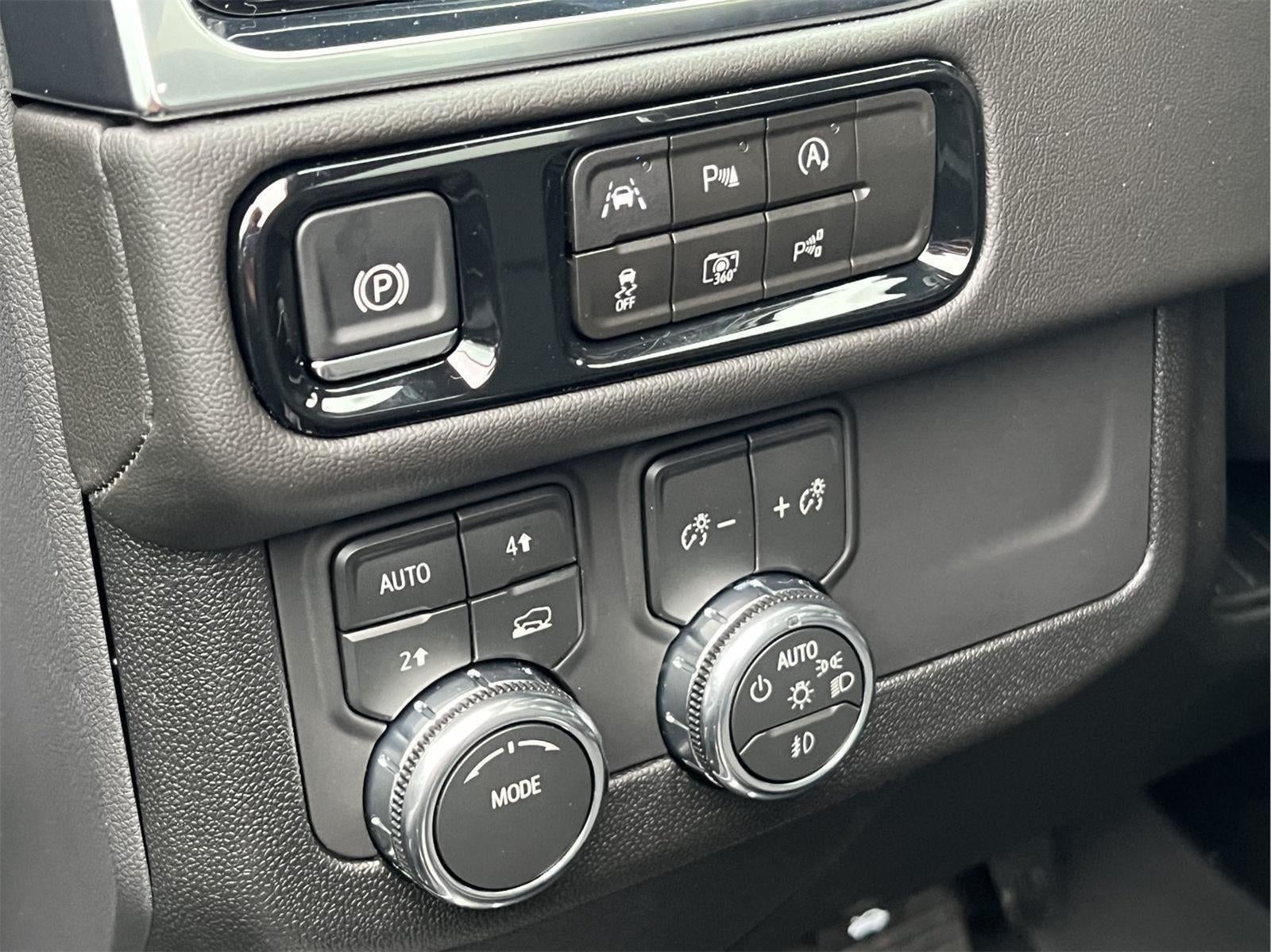 2026 GMC Yukon XL Denali - Photo 26