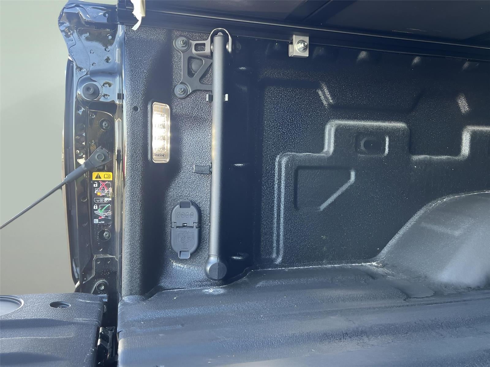 2025 GMC Sierra 2500HD SLT - Photo 8