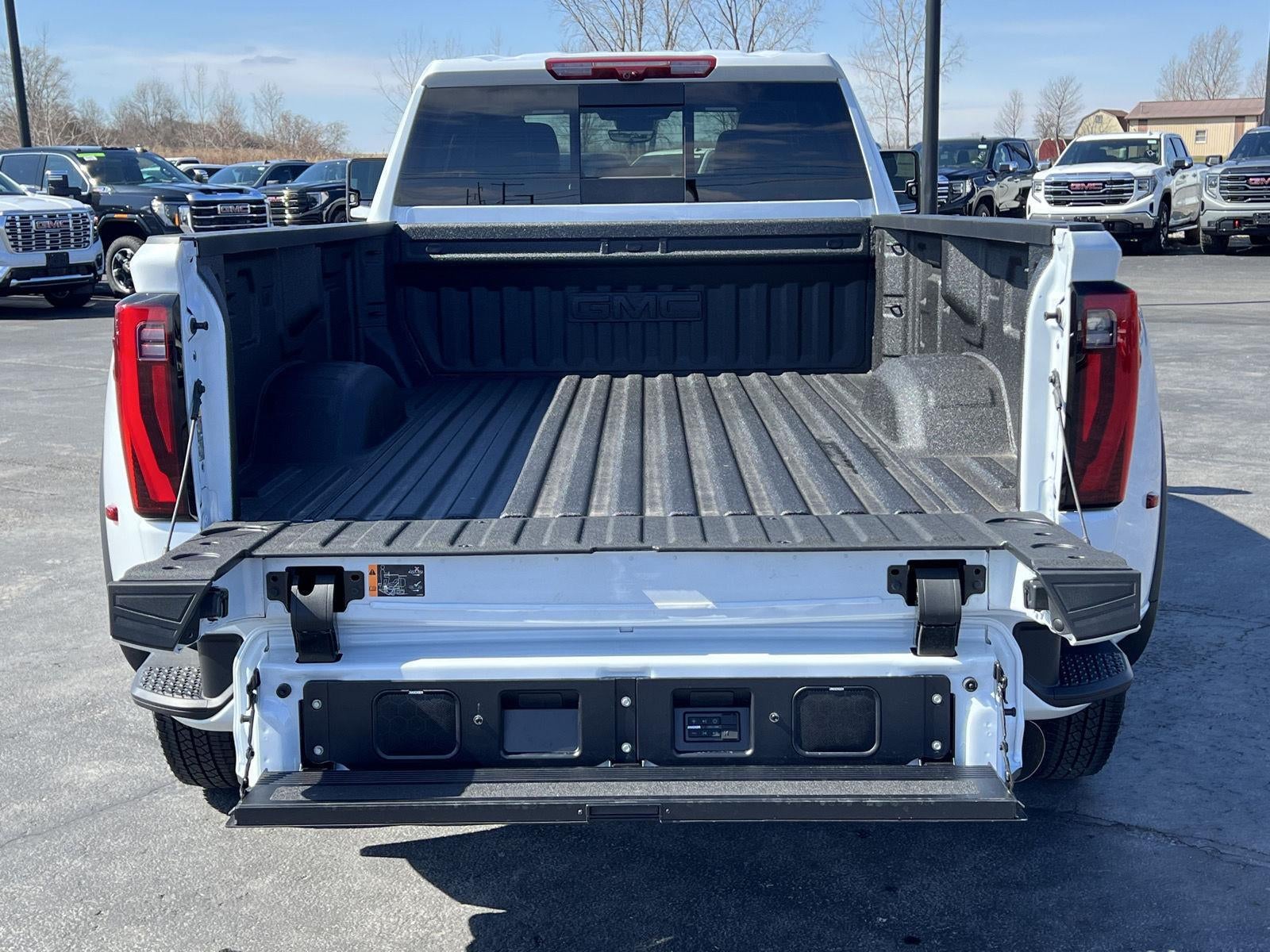 2026 GMC Sierra 3500 HD Denali Ultimate DRW