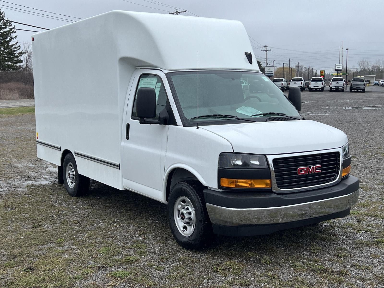 2026 GMC Savana Cutaway 3500 1WT