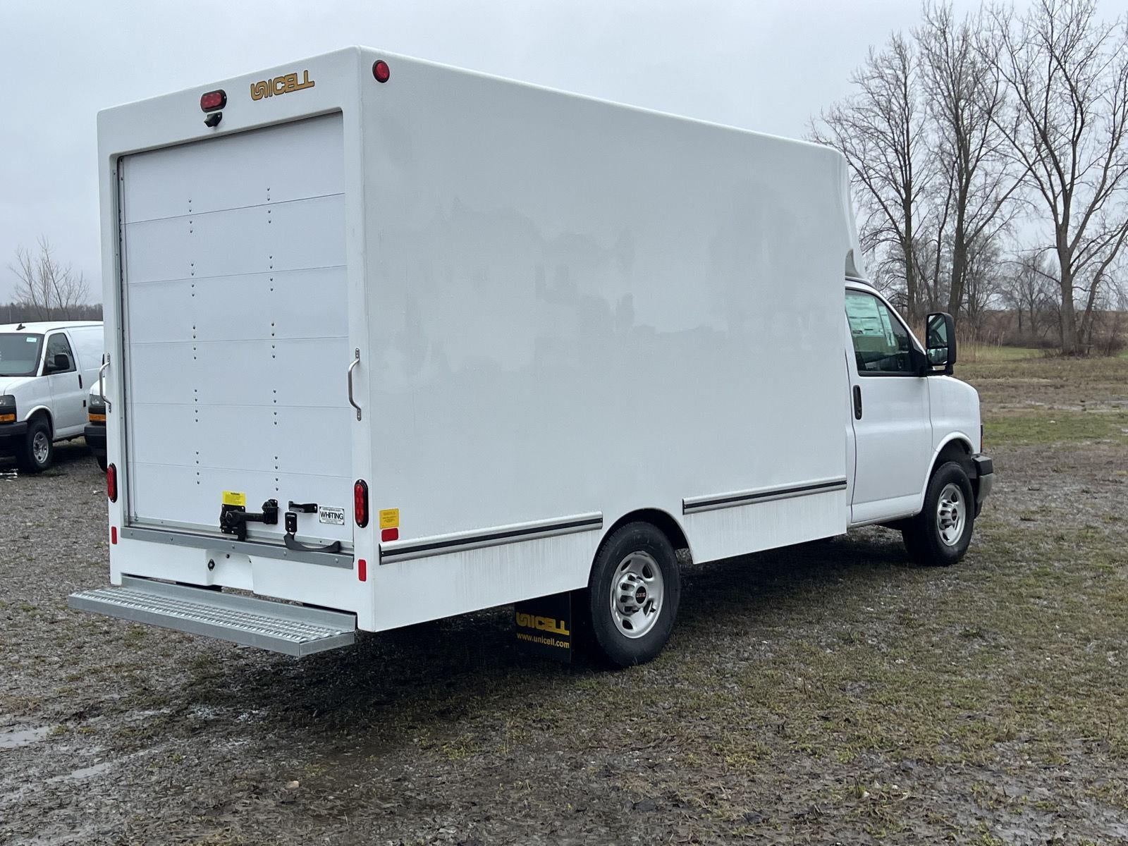 2026 GMC Savana Cutaway 3500 1WT