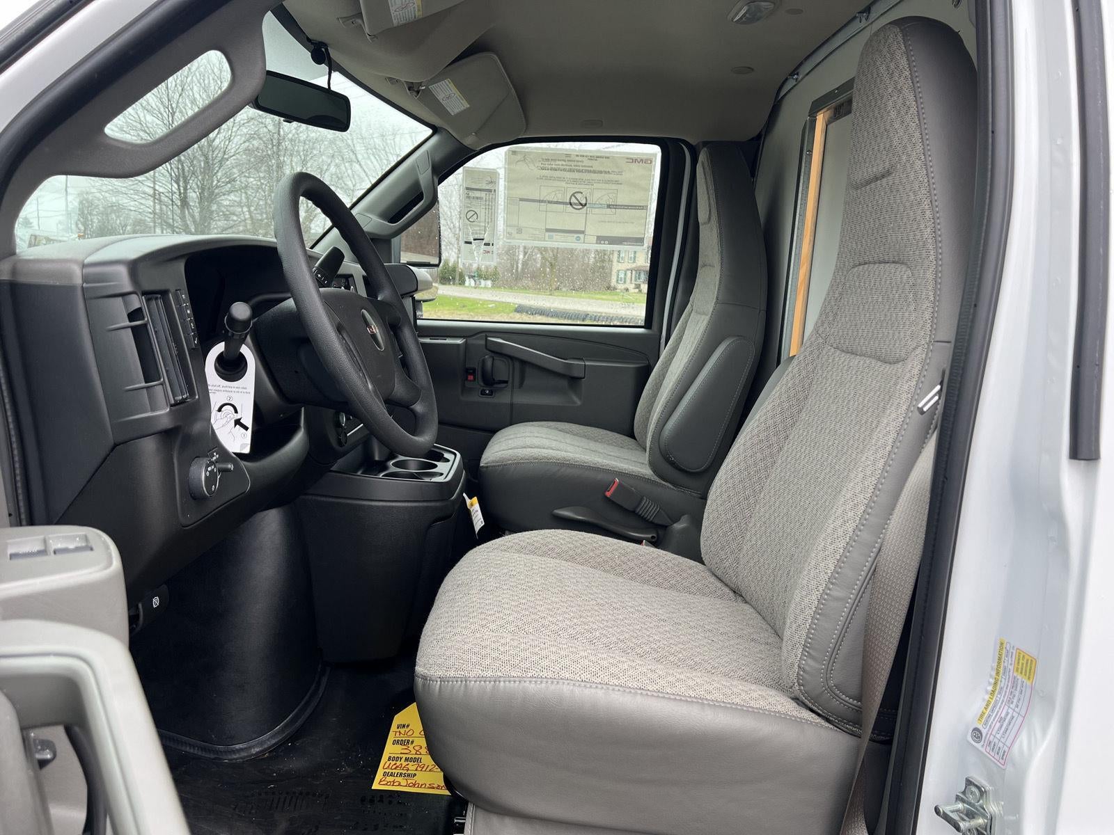2026 GMC Savana Cutaway 3500 1WT