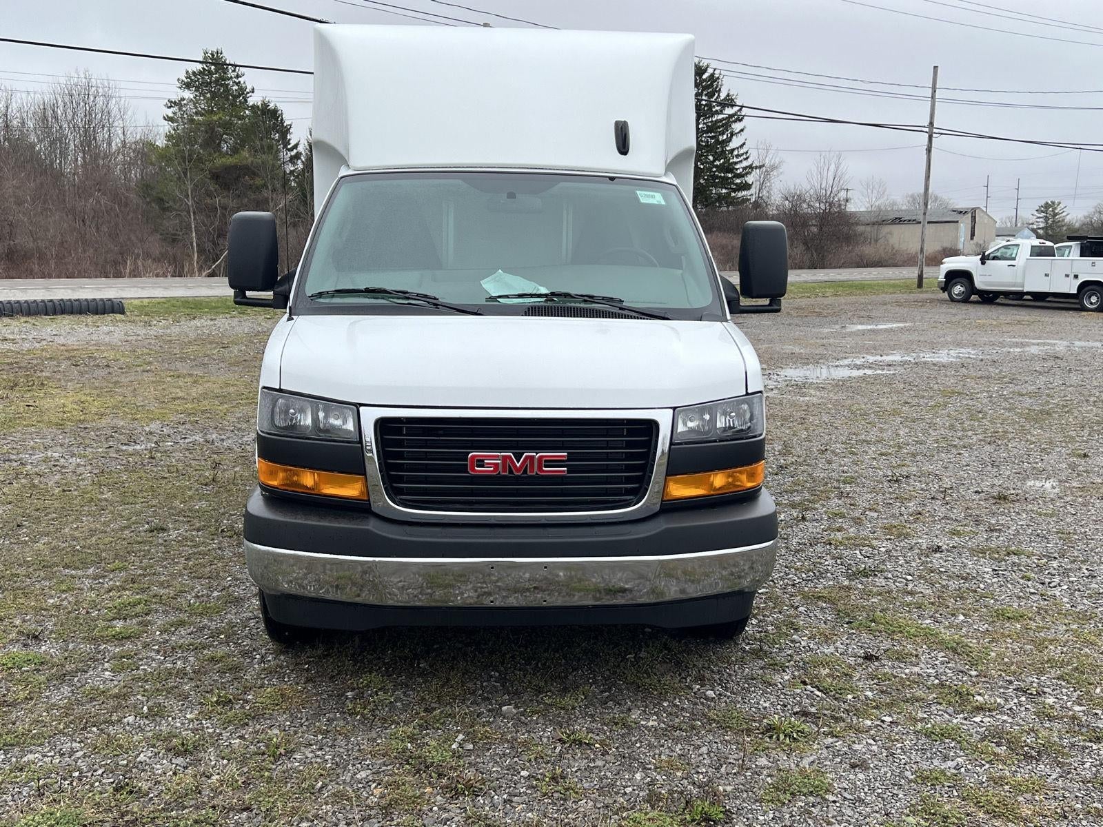 2026 GMC Savana Cutaway 3500 1WT