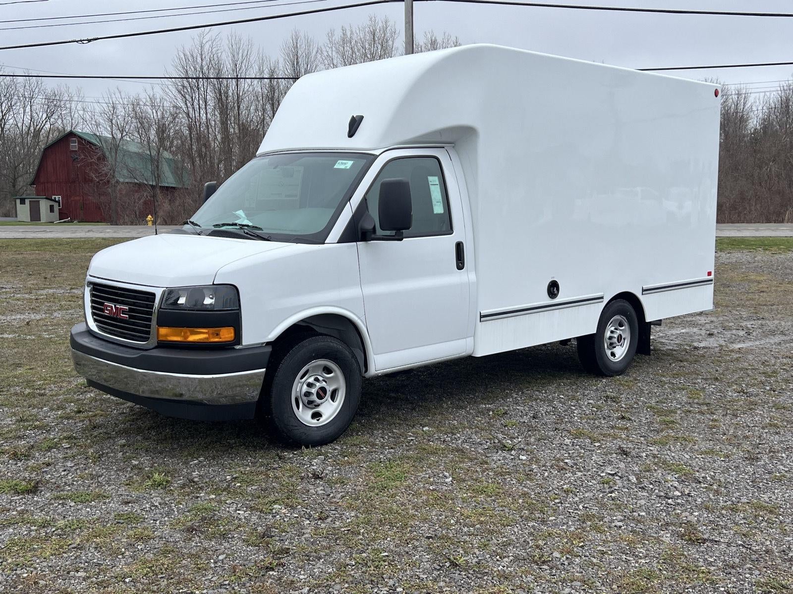 2026 GMC Savana Cutaway 3500 1WT
