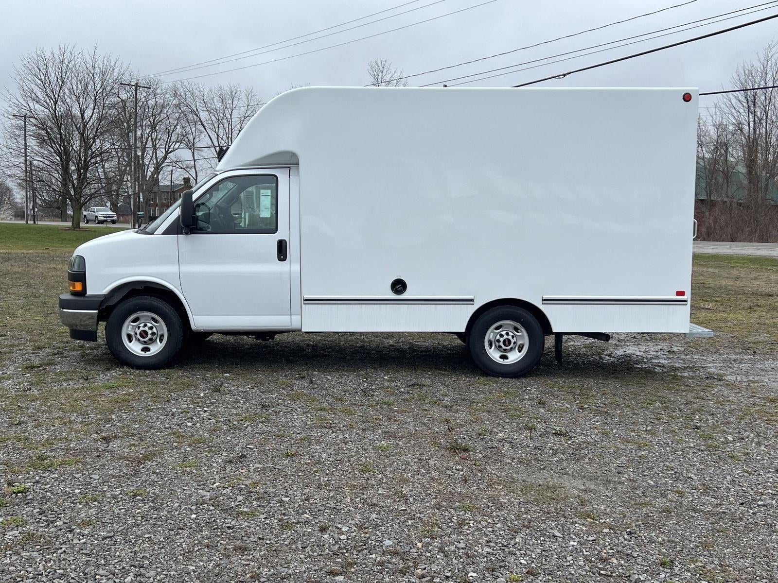 2026 GMC Savana Cutaway 3500 1WT