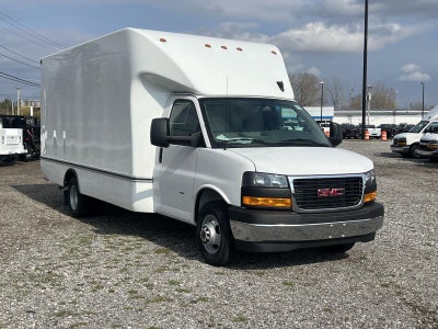 2026 GMC Savana Cutaway 3500 1WT