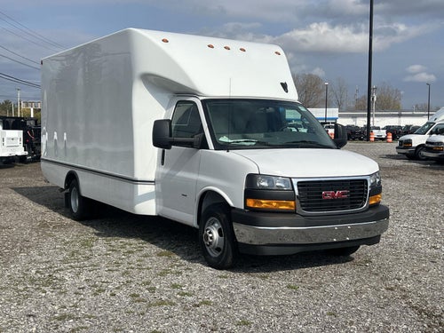 2026 GMC Savana Cutaway 3500 1WT