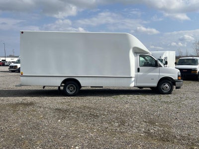 2026 GMC Savana Cutaway 3500 1WT