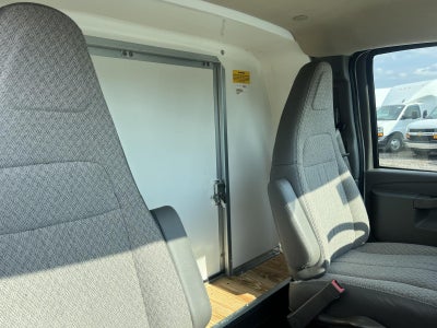 2026 GMC Savana Cutaway 3500 1WT