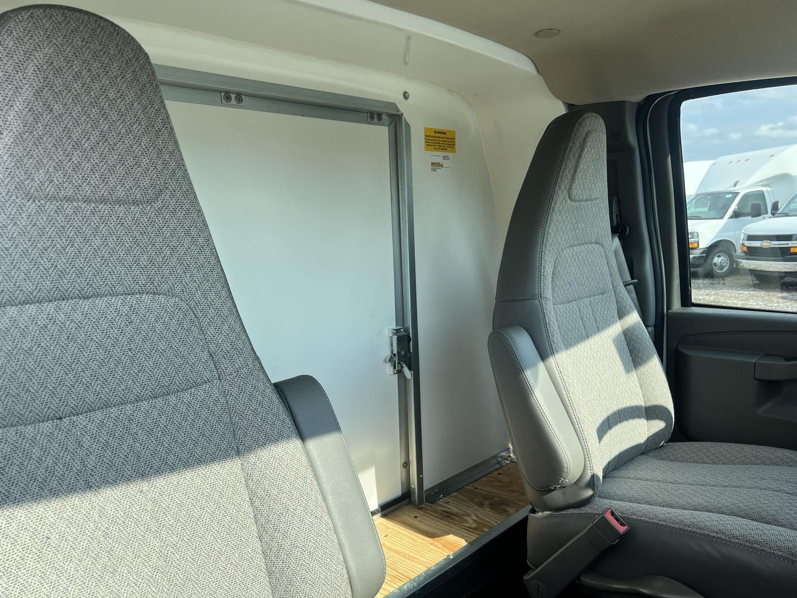 2026 GMC Savana Cutaway 3500 1WT