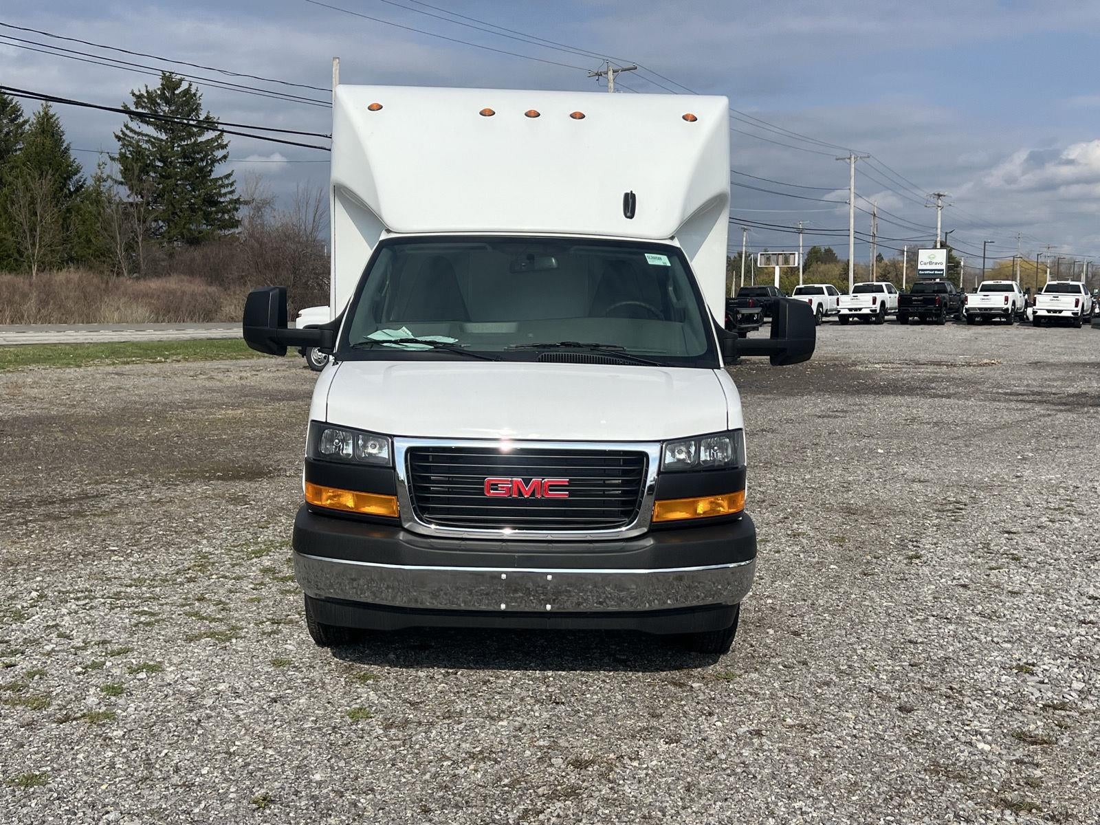 2026 GMC Savana Cutaway 3500 1WT