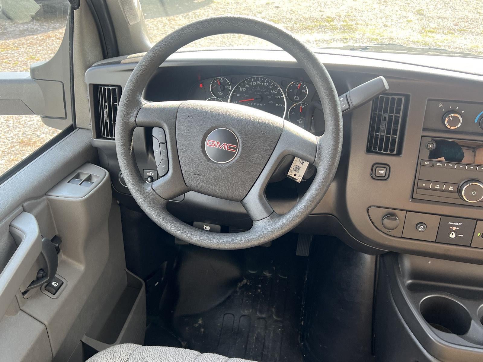 2026 GMC Savana Cutaway 3500 1WT
