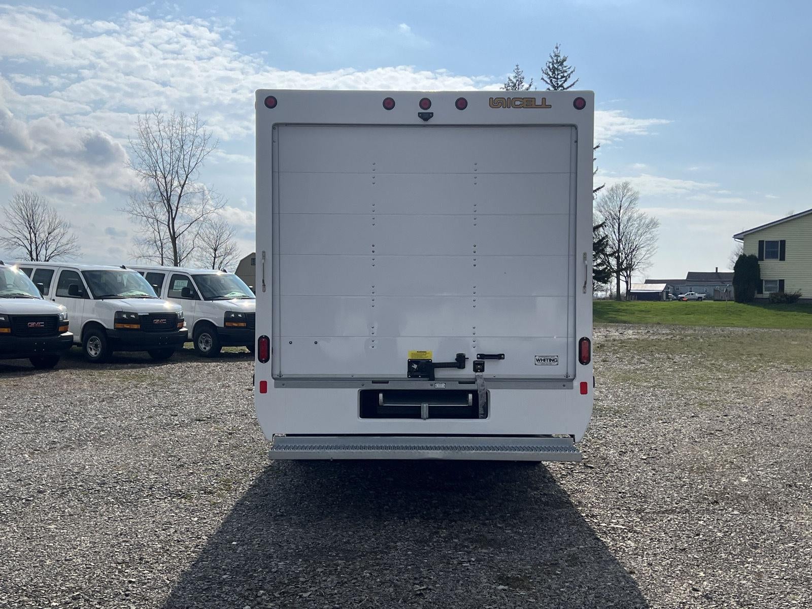 2026 GMC Savana Cutaway 3500 1WT