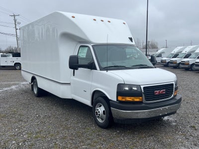 2026 GMC Savana Cutaway 3500 1WT