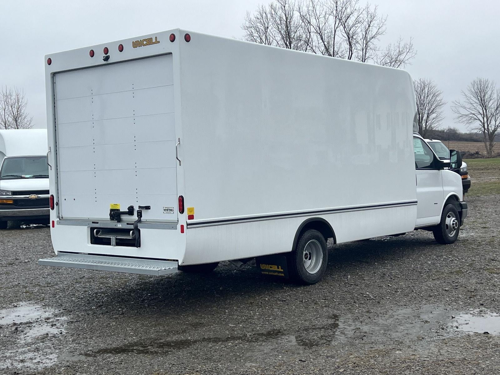 2026 GMC Savana Cutaway 3500 1WT
