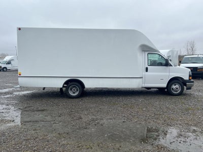 2026 GMC Savana Cutaway 3500 1WT