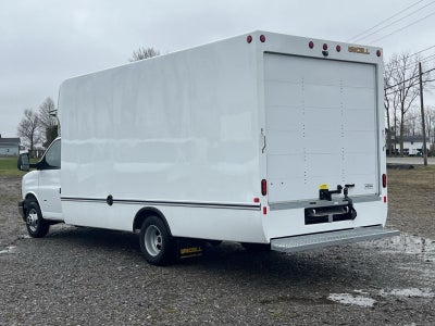 2026 GMC Savana Cutaway 3500 1WT