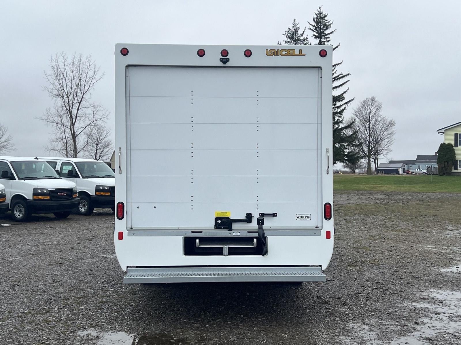 2026 GMC Savana Cutaway 3500 1WT